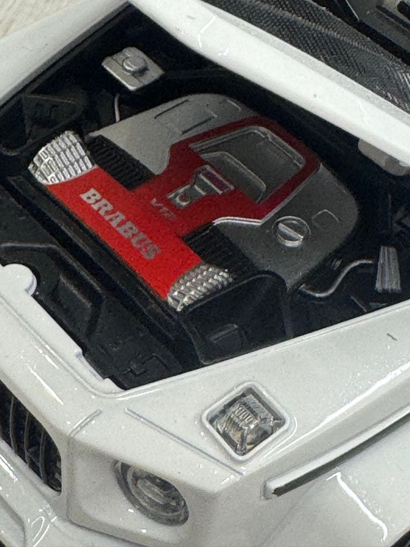 BRABUS 800 ミニカー ホワイト