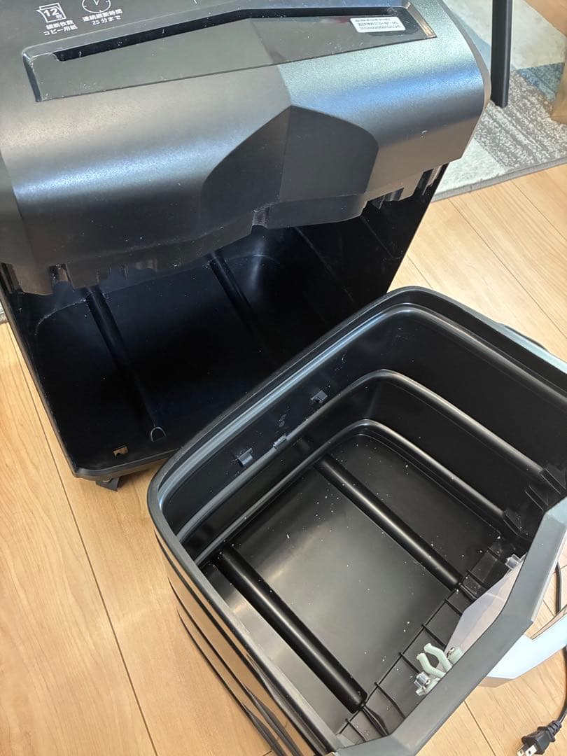 bonsail シュレッダー 黒　コピー用紙12枚・CD裁断可能